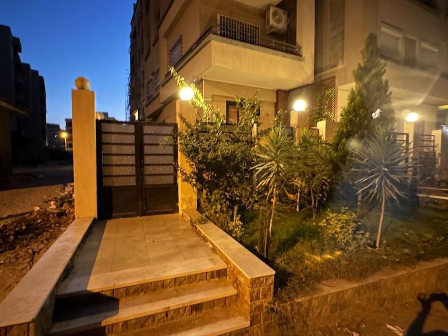 Cosy 2-bdr In New Holiday home Cairo