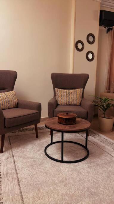 Cosy 2-bdr In New Cairo