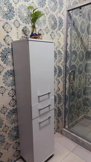 Cosy 2-bdr In New Holiday home *